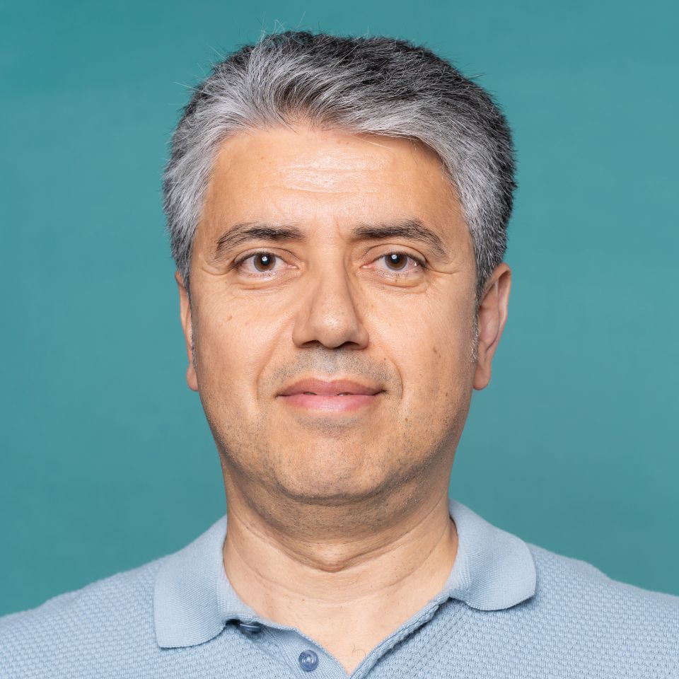 Ismail - Lloyds Bank - 1 - vierkant